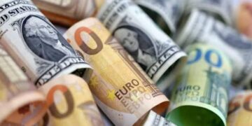 أسعار العملات الأجنبية والعربية أمام الجنيه اليوم الثلاثاء 4-11-2025