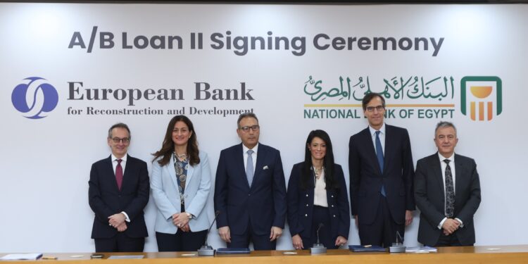 لدعم الـSMEs.. البنك الأهلي المصري يوقع اتفاقية تمويل مع EBRD بـ 100 مليون دولار
