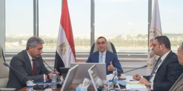 الحكومة تشكل مجموعة عمل لوضع خطة بالفرص الاستثمارية في قطاع السياحة