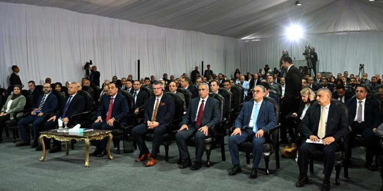 رئيس الوزراء يفتتح مصنع “ليوني مصر” العالمية لضفائر السيارات بمدينة بدر