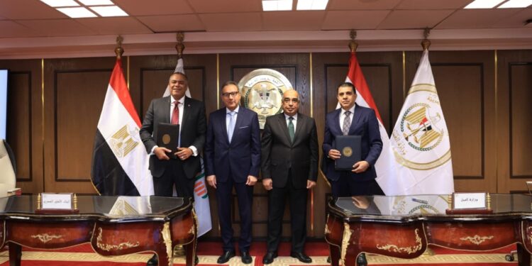 البنك الأهلي المصري يفتتح قاعات التقاضي الإلكترونية