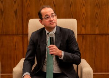 وزير المالية: لا ضريبة قيمة مضافة على السلع العابرة والخدمات المؤداة عليها