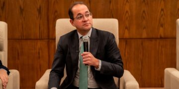 وزير المالية: لا ضريبة قيمة مضافة على السلع العابرة والخدمات المؤداة عليها