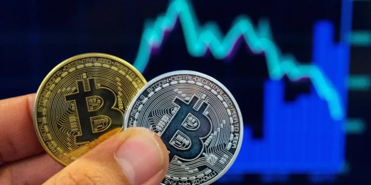 سعر البيتكوين يهبط بنسبة 3.28% وسط تخارج رؤوس الأموال الأمريكية