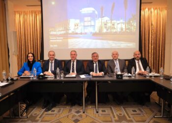 رئيس مصرف أبوظبي الإسلامي يتوقع تراجع أسعار الفائدة إلى 14% خلال 2026