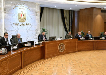 رئيس الوزراء: خطط واضحة لخفض الدين العام وتوسيع دور القطاع الخاص