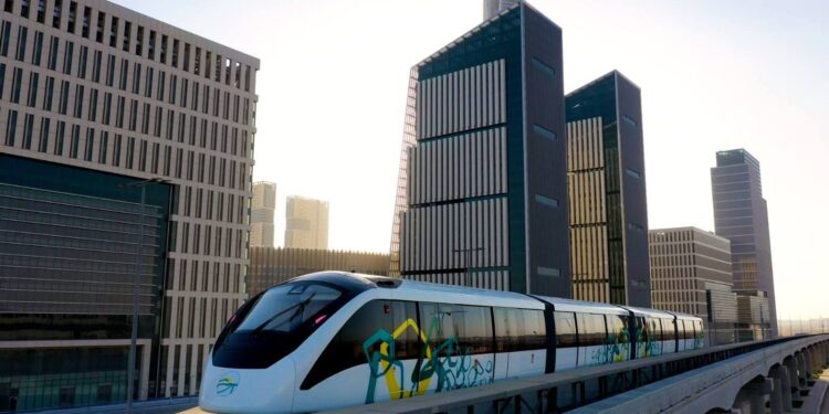 الرئيس السيسي يفتتح مشروع مونوريل شرق النيل 