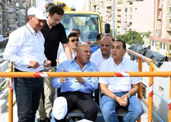 رئيس الوزراء يتفقد سير العمل بمشروع المرحلة الأولى من مترو الإسكندرية