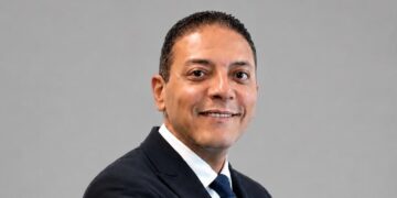 ميدبنك يعلن تعيين عادل هاشم نائبًا للرئيس التنفيذي للتجزئة المصرفية